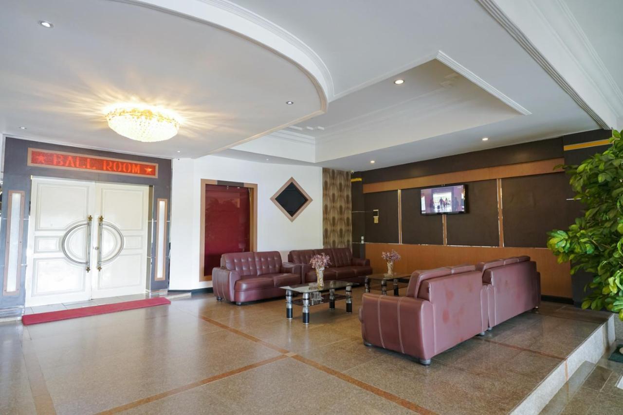 Urbanview By Millenium Hotel Pangkal Pinang Exterior photo