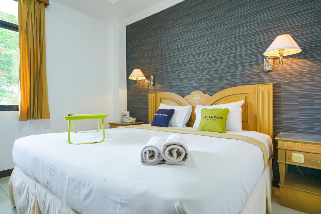 Urbanview By Millenium Hotel Pangkal Pinang Exterior photo